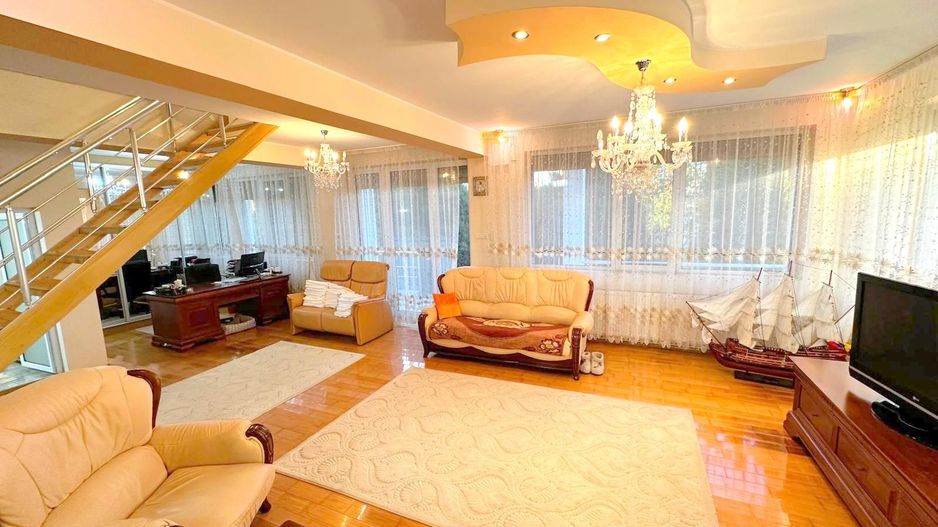 Vila de vanzare zona Metro/Arcasilor - P+1E+M - Poză 16