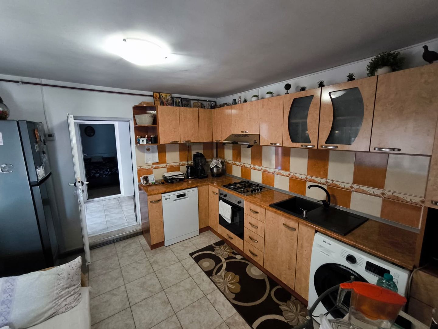 VIILE NOI - casa cu o curte generoasa disponibila imediat - Poză 5