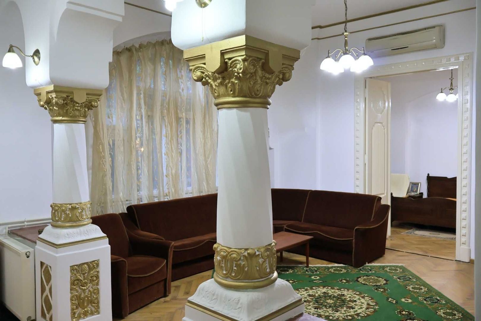 De Vanzare Apartament 3 camere in Vila Istorica p-ta Victoriei Buzesti - Poză 2