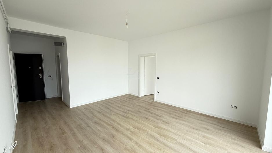 Bucatarie inchisa. Lift. Loc de parcare. - Poză 2