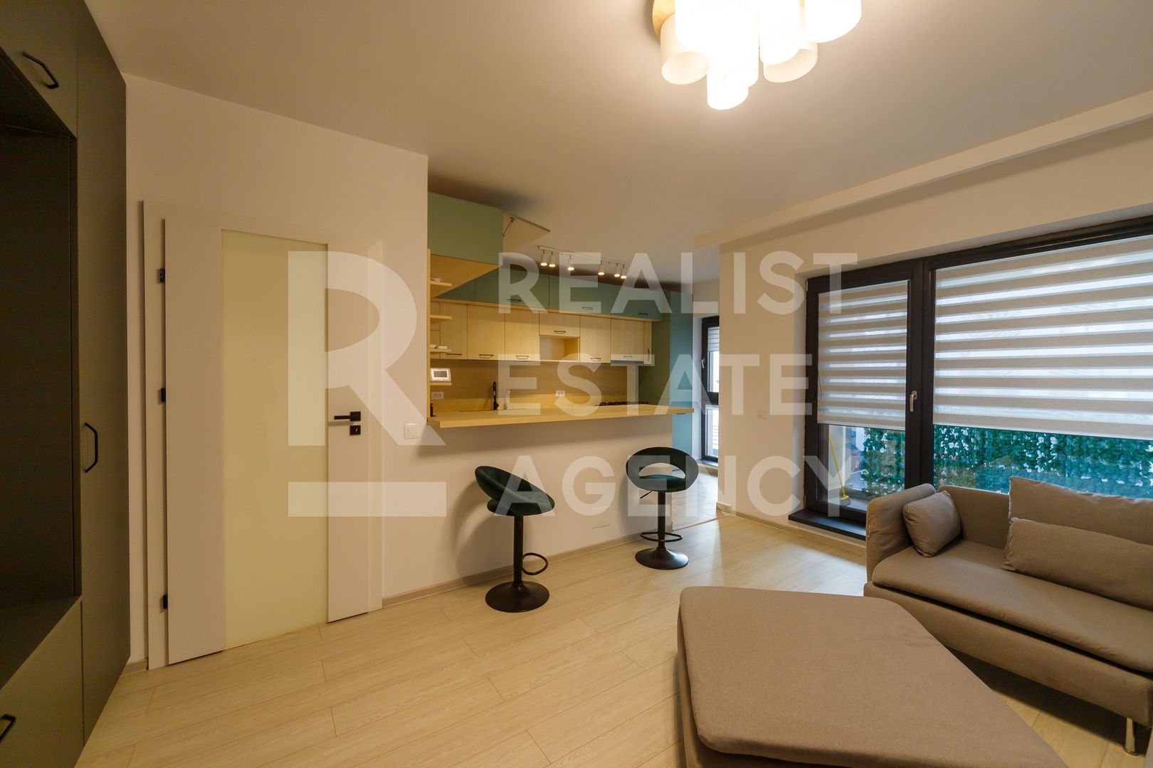 Vânzare, apartament cu 3 camere în zona Lujerului - Poză 6