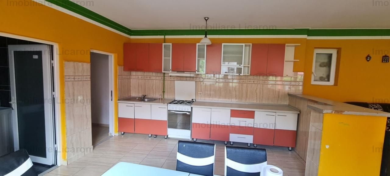 Casa individuala cu 2 apartamente, 6 camere,teren 403 mp,ASTRA. - Poză 5