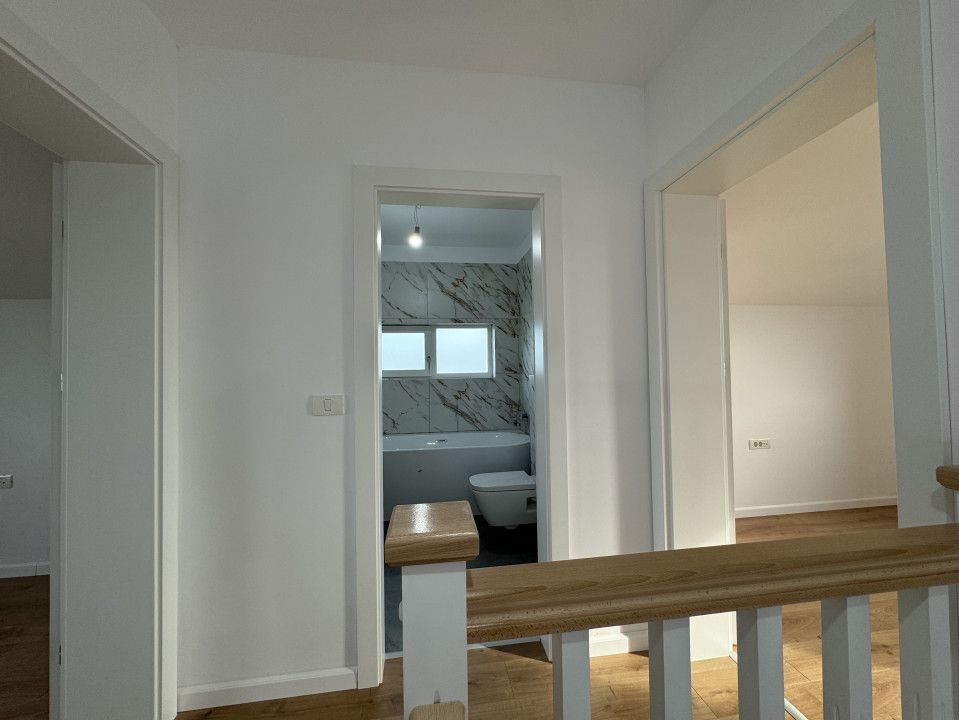 Duplex cu 4 camere si teren generos de 352 mp – Mosnita Noua - Poză 16