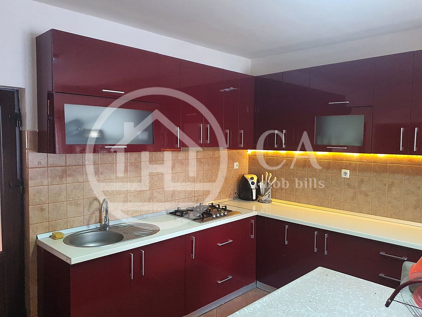 Casa de vnzare 4 camere pe zona Rogerius, Oradea. - Poză 4