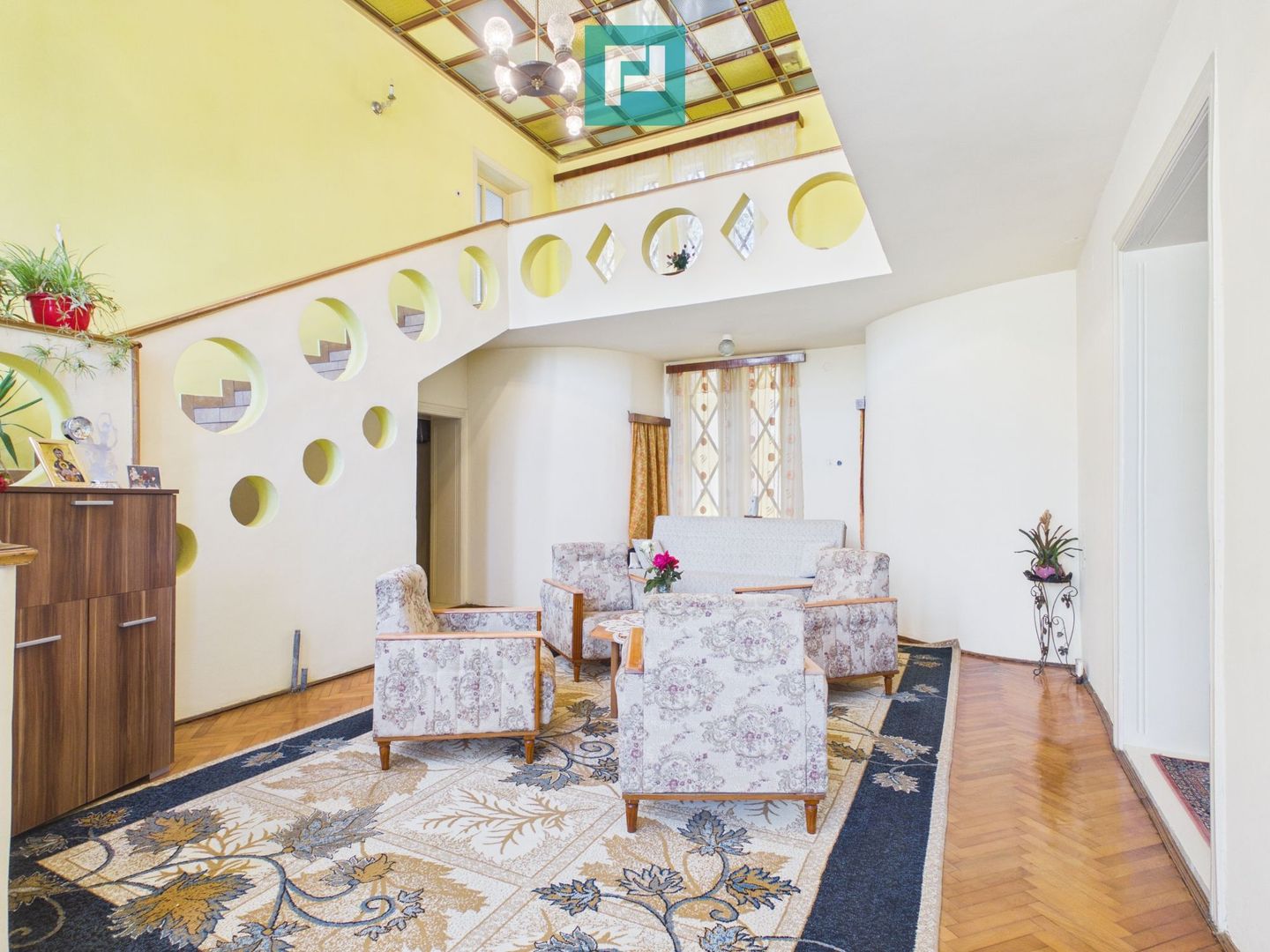 Casă/vilă cu 10 camere – Ineu, centru - Poză 3