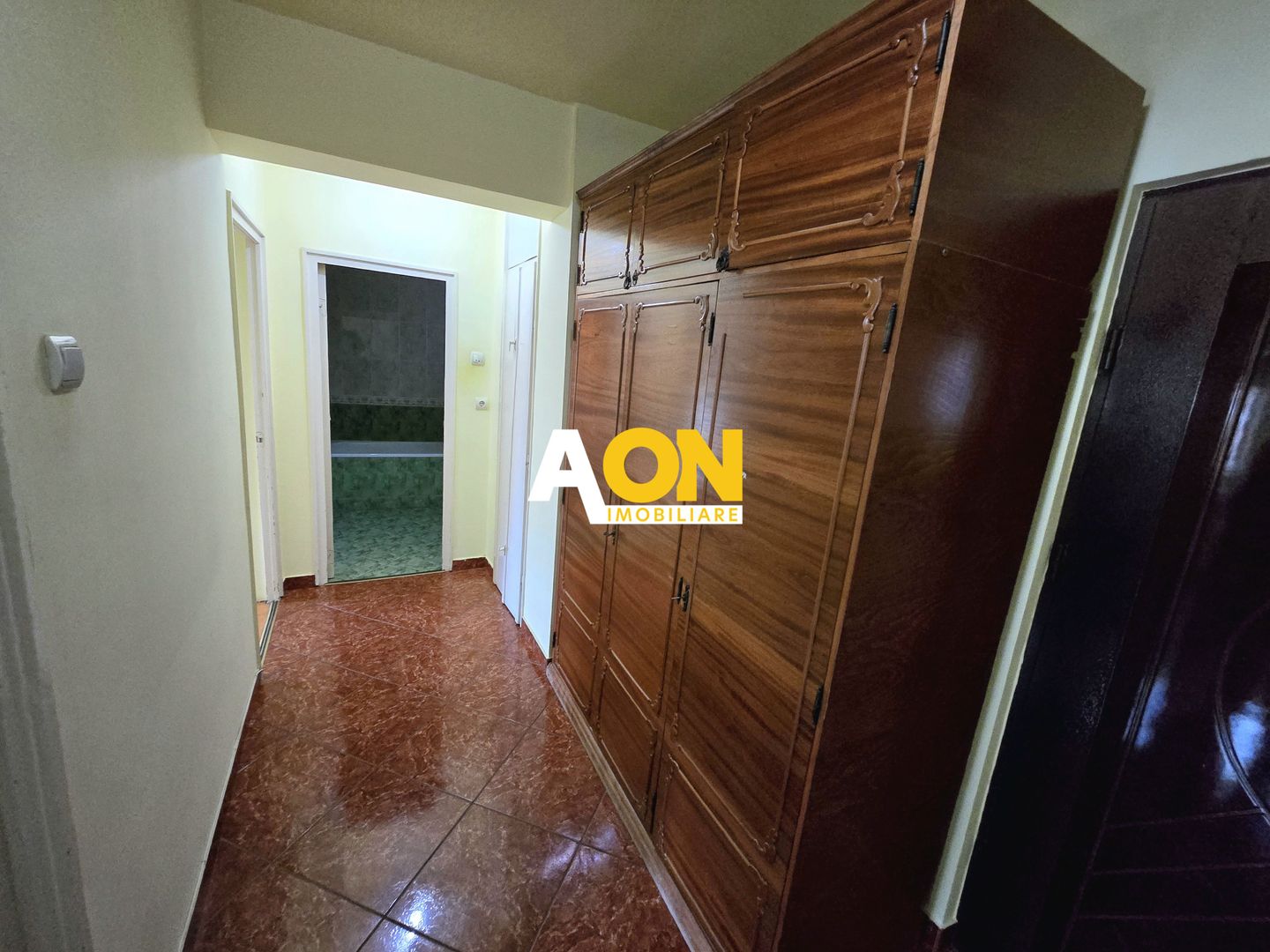 Apartament cu 2 Camere, Etaj 3, Zona Mercur - Cetate - Poză 9