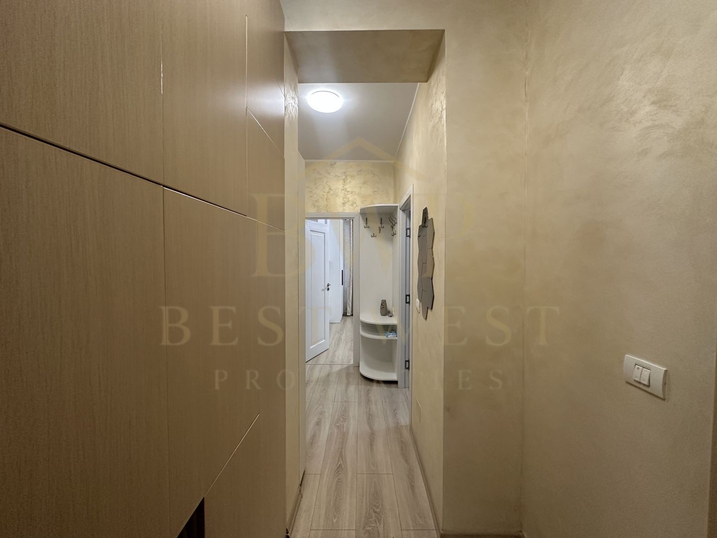 Apartament cu 2 camere, decomandat, curte, Giroc - Poză 7