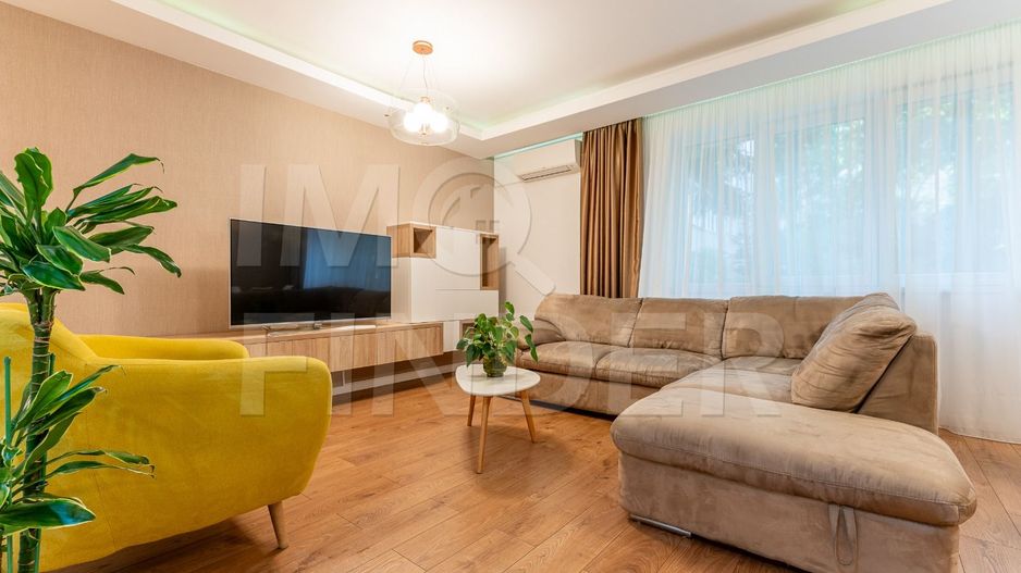Apartament spatios, 120 mp, cu garaj si parcare – Plopilor - Poză 1