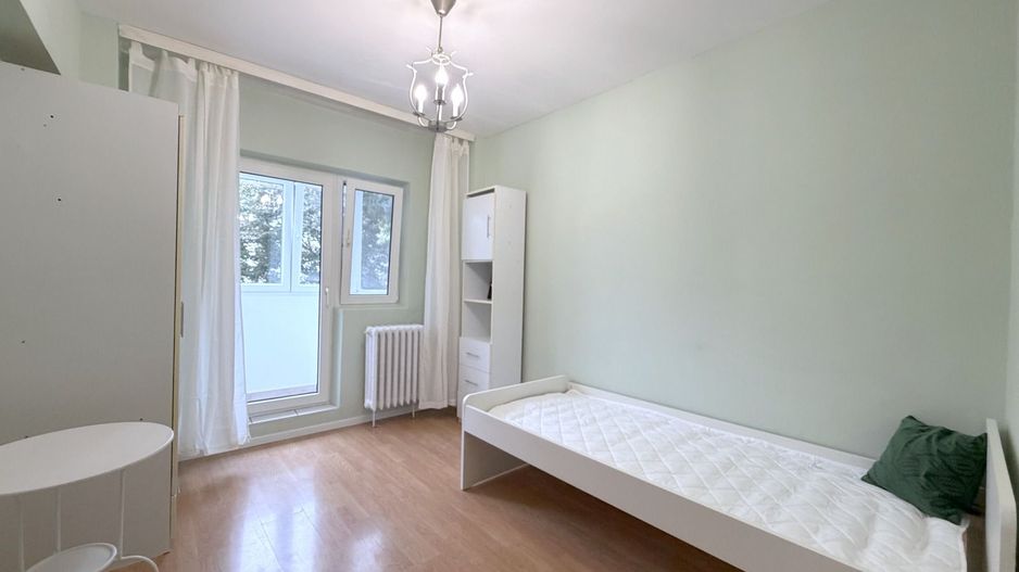 4 camere etaj 2 bloc 1982 vedere spate Teiul Doamnei - Poză 5