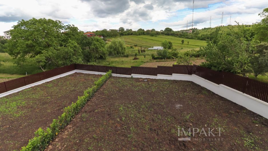 Case cuplate 5 camere si teren de 700 m2 in Feleacu - Poză 24