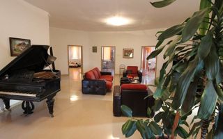 Vilă transformata în cămin pretabilă investiție - Poză 3