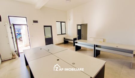Spatiu Comercial / Birou - Stradal -  45 mp