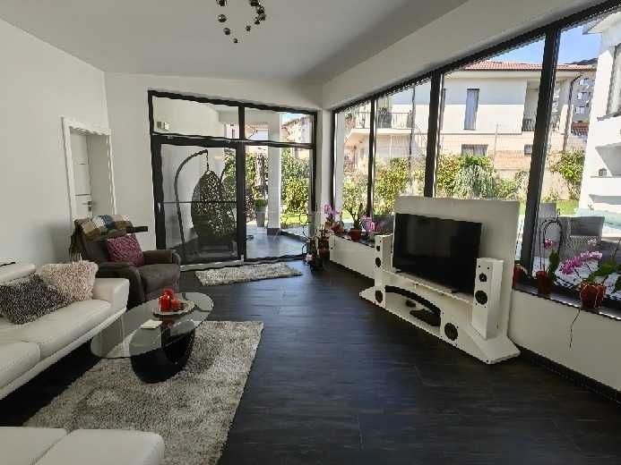 Vila deosebită cu 6 camere, piscină și grădină amenajată – Florești. - Poză 7