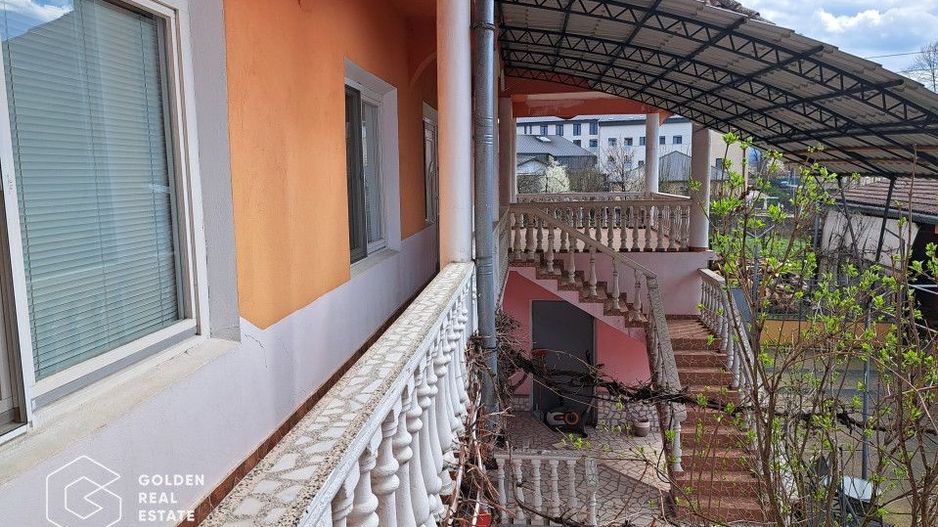 Casa mare cu 2 spatii comerciale, in Faget - Poză 17