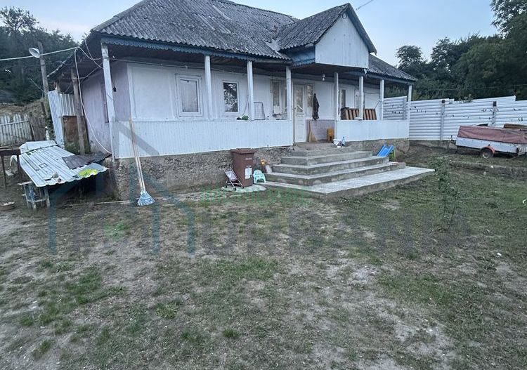 Casă de vânzare în Miroslovești, 2 camere, teren 1000 mp - Poză 6