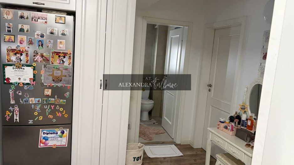 Apartament 3 camere, 2 balcoane, etaj intermediar - Poză 5