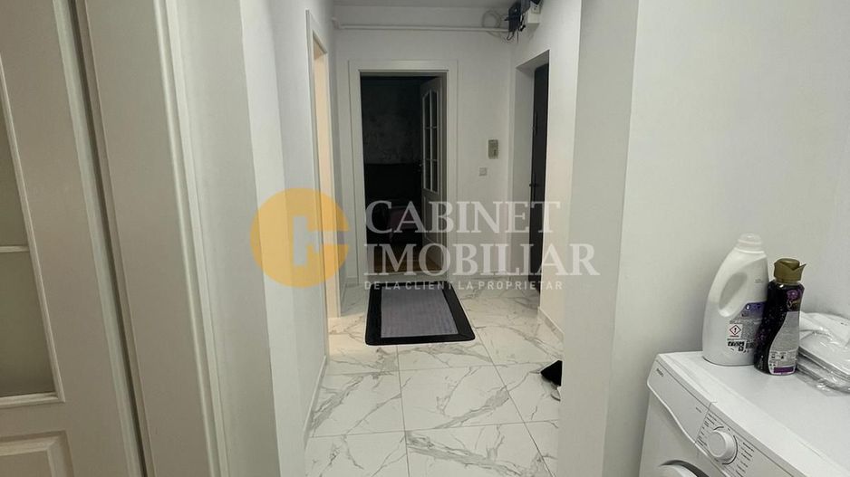 Central - Tg Cucu bloc tip Vila - 2 camere Decomandat RENOVAT 60mp - Poză 7