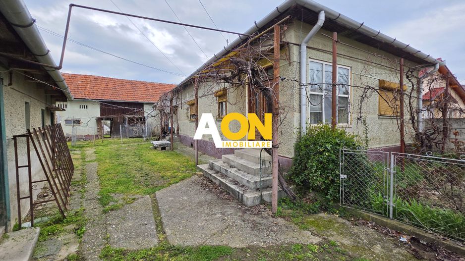 Teren intravilan parcelat, 1621 mp, cu casa demolabila, Barabant - Poză 3