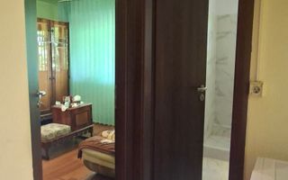Apartament decomandat 3 camere - zona Torontalului - Poză 10