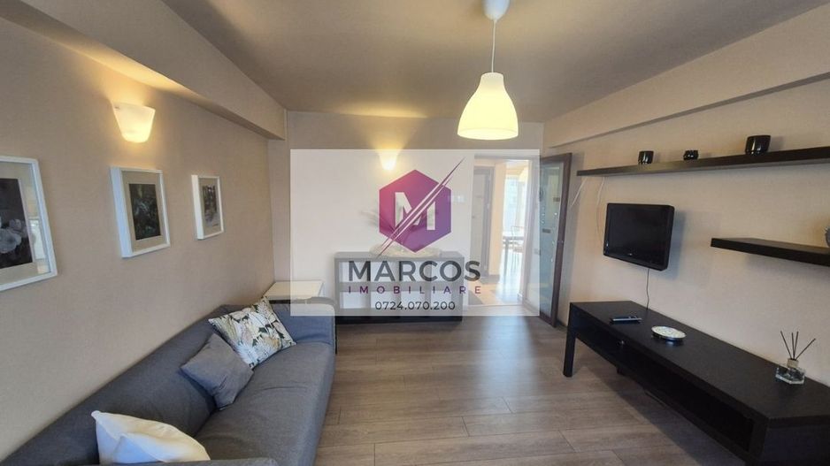 Vand apartament 3 camere Micro 4 - Poză 2