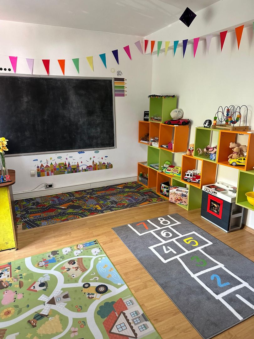 SPATIU COMERCIAL DOMENII, LOC PARCARE, CENTRALA, MOBILAT/UTILAT, CURTE - Poză 1