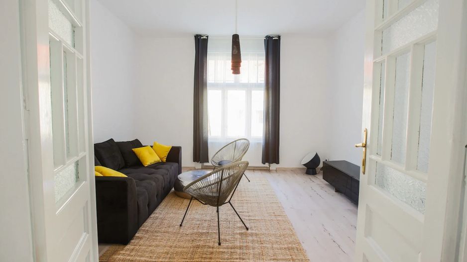 Chirie, apartament 2 dormitoare, central 550 E/lună (neg). Comision 0. - Poză 4