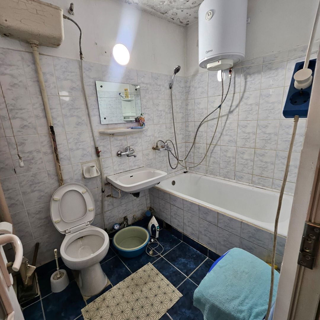 vand garsoniera zona Crihala, etaj 1 - Poză 3