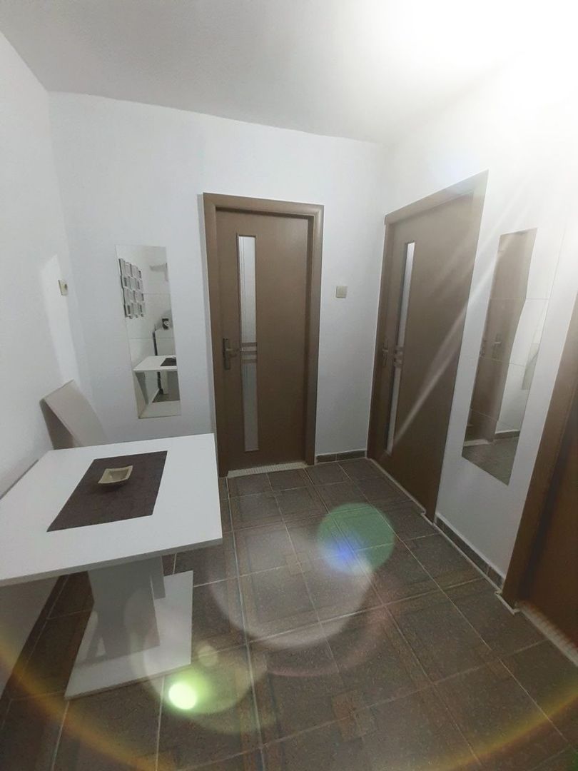 Închiriez garsonieră renovată, modernă, Mall Vitan - Poză 8