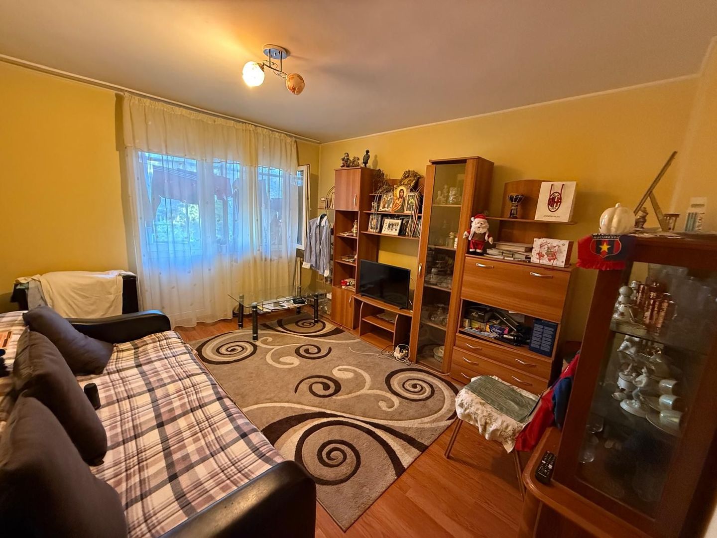 Ap 3 camere - decomandat - Campina - strada Milcovului - Poză 1