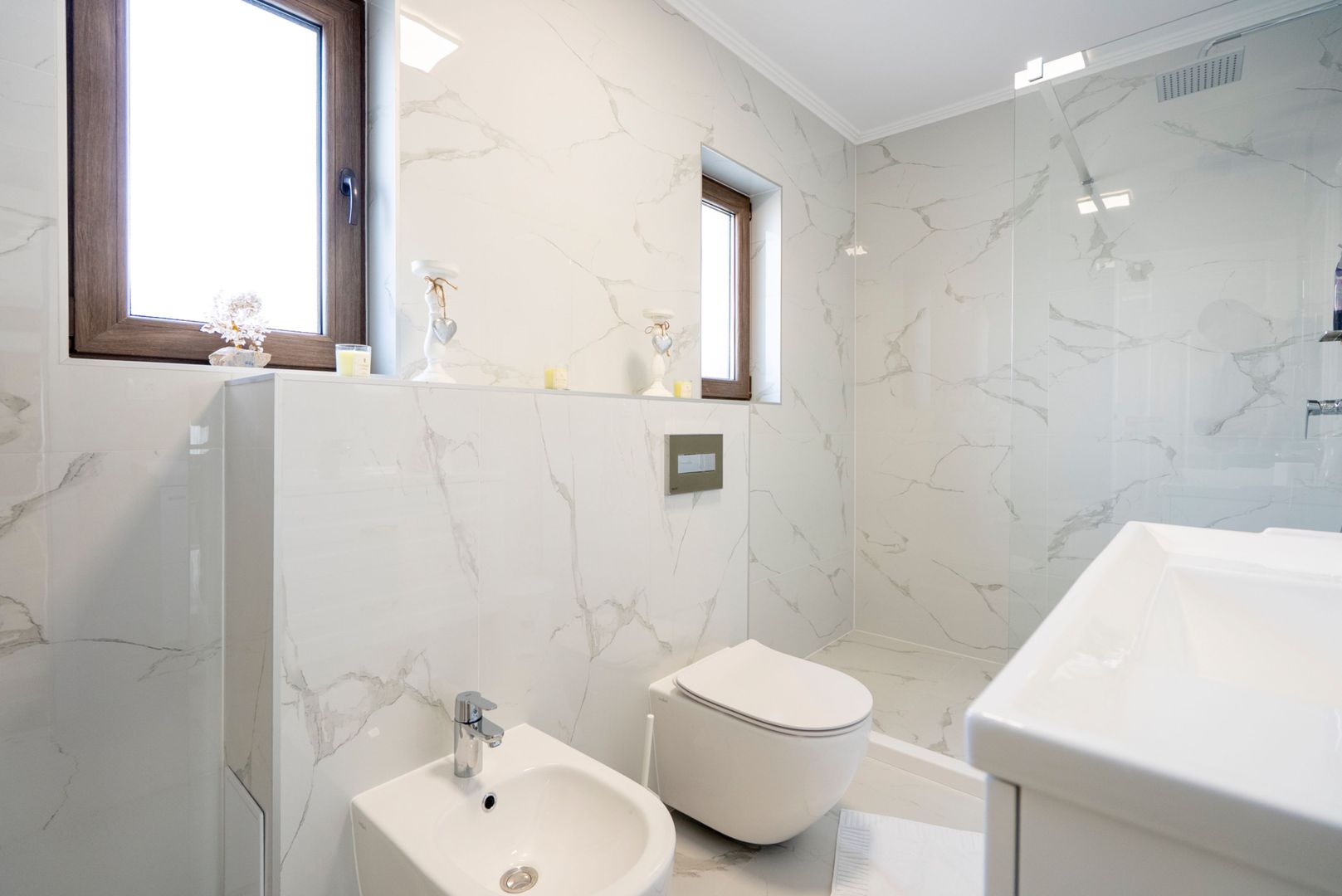 Casa lux Santandrei 3 dormitoare 2 bai 2 terase 2 bucatarii - Poză 8