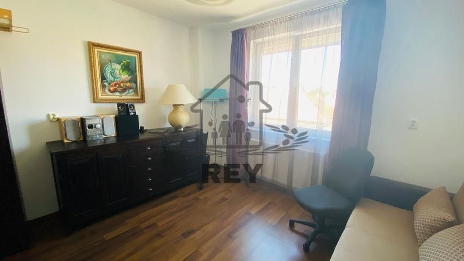 Apartament 3 camere decomandat la vilă/etaj intermediar/loc de parcare - Poză 12