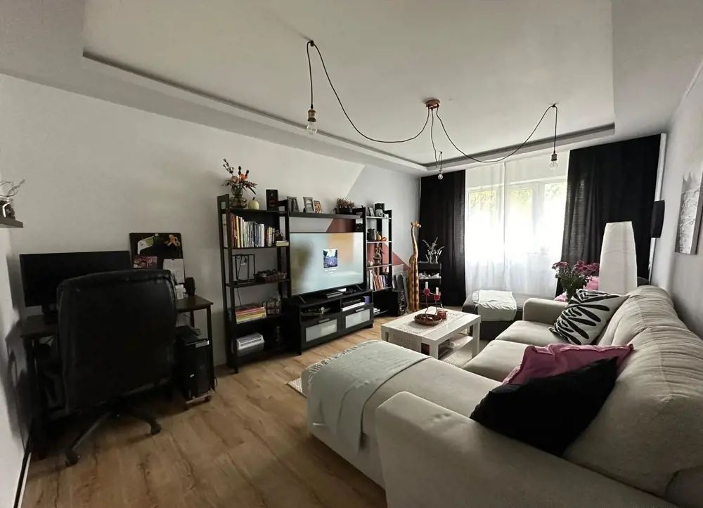 Aradului Vest | 3 camere | Decomandat | Centrală proprie | Mobilat-Utilat - Poză 2