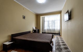 VANDUT! Apartament spațios, 2 camere decomandat, Podgoria Arad - Poză 6