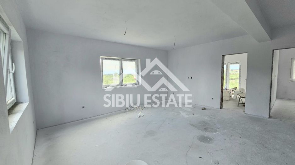 Casa unifamilala 5 camere curte proprie  Sura Mica zona Penny - Poză 10