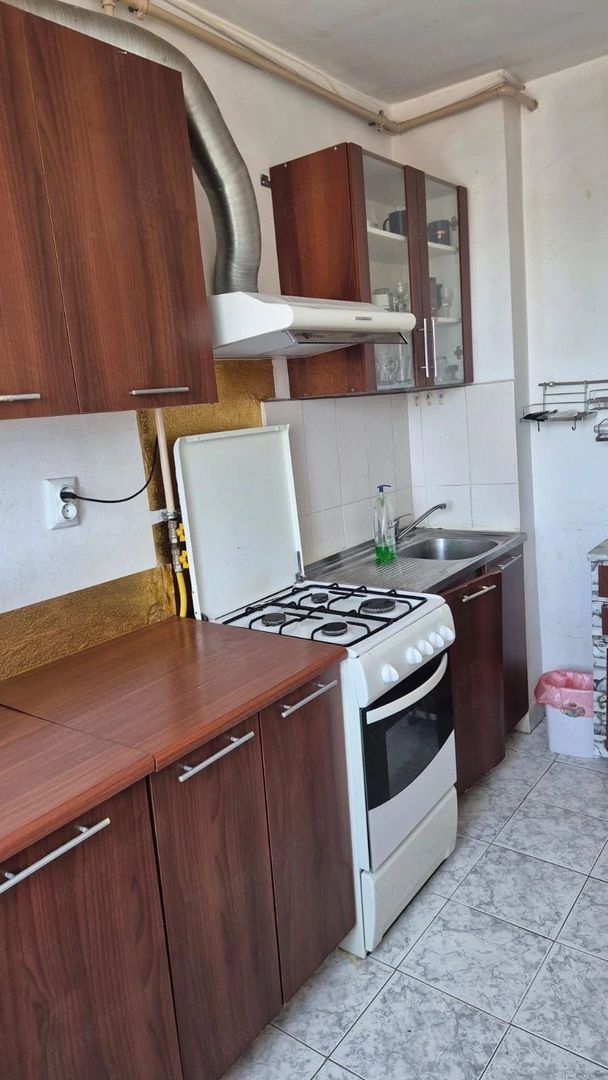 apartament decomandat 2 camere - Poză 4
