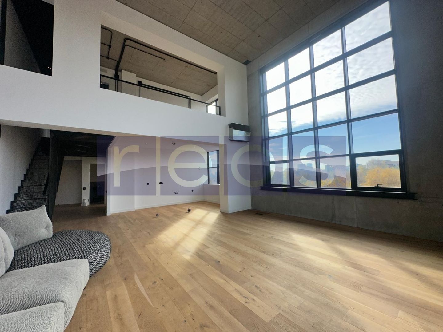 DE VANZARE PENTHOUSE 200MP | 4 CAMERE | DESIGN DEOSEBIT | FINISAJE LUX - Poză 3
