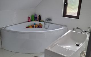 Casa  cu  vedere Panoramică în Făget, Peisaj de Vis și Confort Complet! - Poză 10