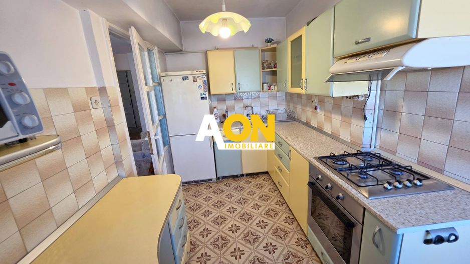 Apartament 3 camere, ultracentral, etaj intermediar - Poză 4