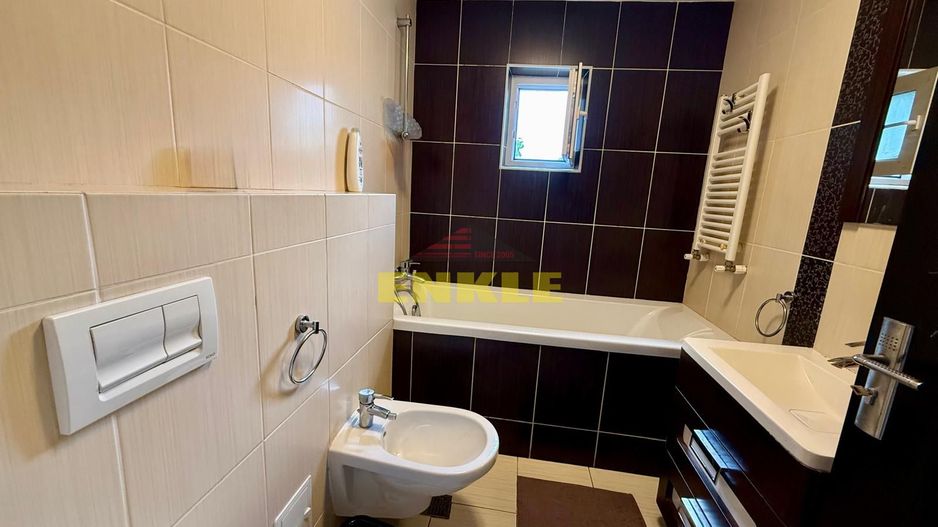 De închiriat apartament cu 2 camere decomandat, Str. Ion Pillat. - Poză 6