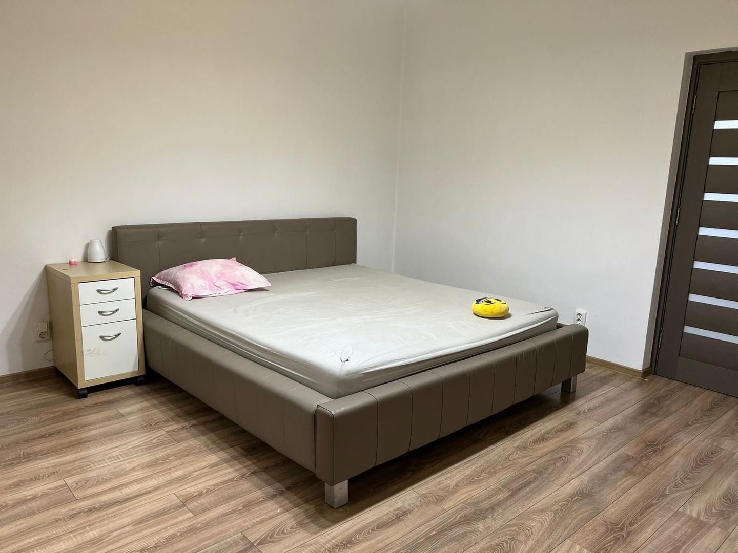 Apartament la curte comuna in zona Centrala - Poză 4