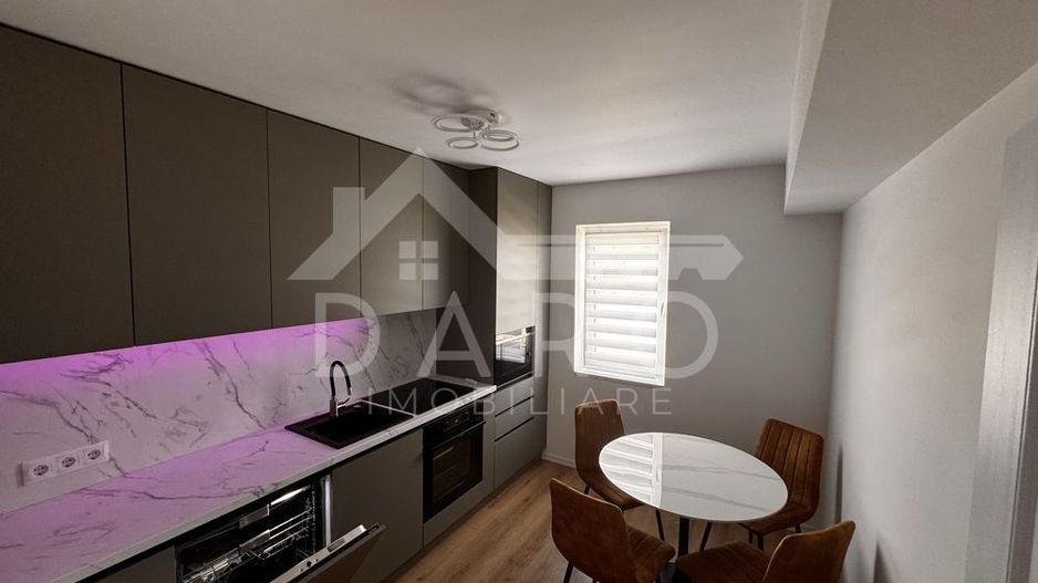 Apartament nou, ideal pentru birouri dar si pentru o familie, Unirii - Poză 1