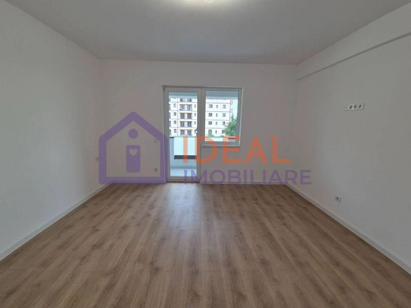 Apartament 2 camere si balcon, zona Calea Surii Mici - Poză 5