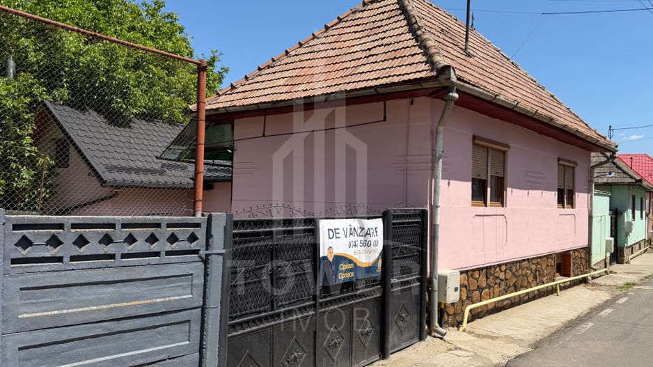 Casă de vânzare în centrul Rășinariului - COMISION 0% - Poză 3