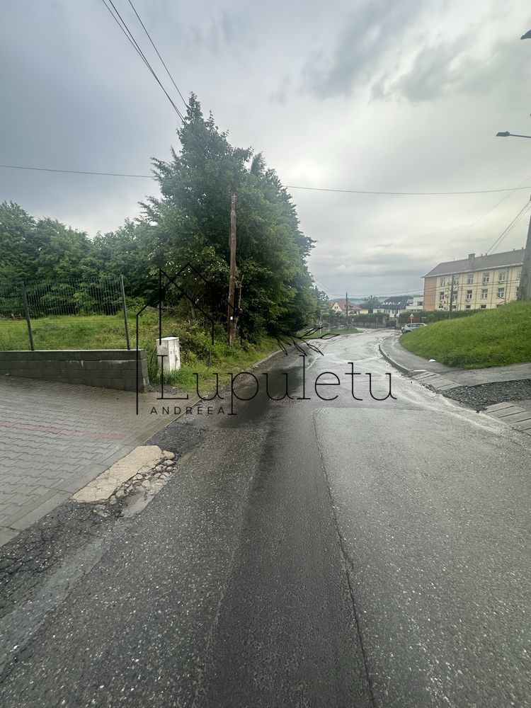 Teren Intravilan de Vânzare |  500 MPU | Ultracentral Cisnădie - Poză 2