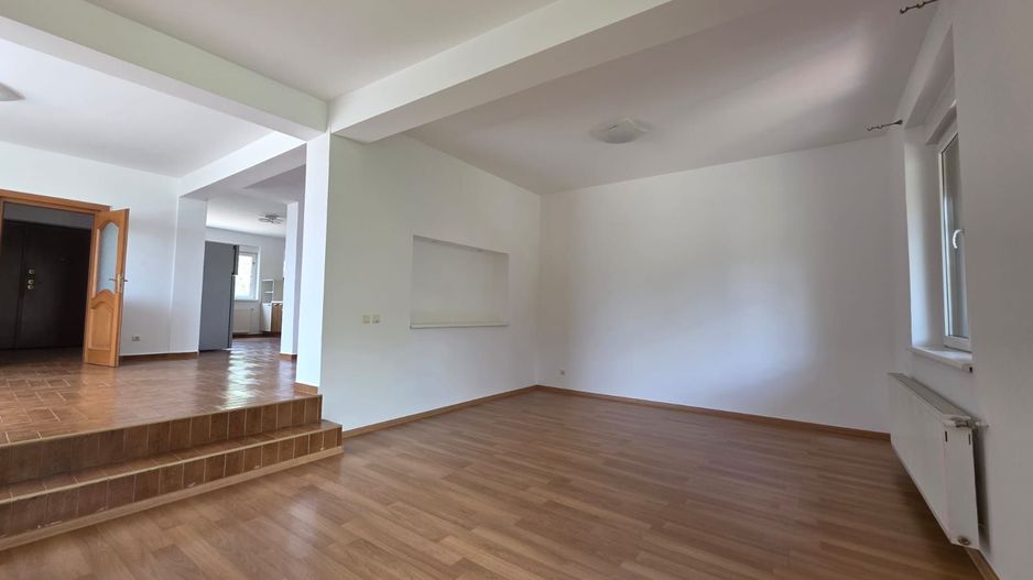 Vilă de inchiriat 5 dormitoare curte 300 m Iancu Nicolae Baneasa - Poză 3