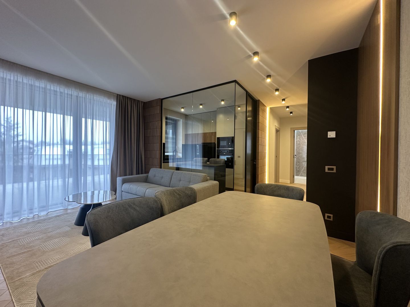 PIPERA - Iancu Nicolae | 2 Camere Lux - 2 Bai | Piscina + Parcare - Poză 3