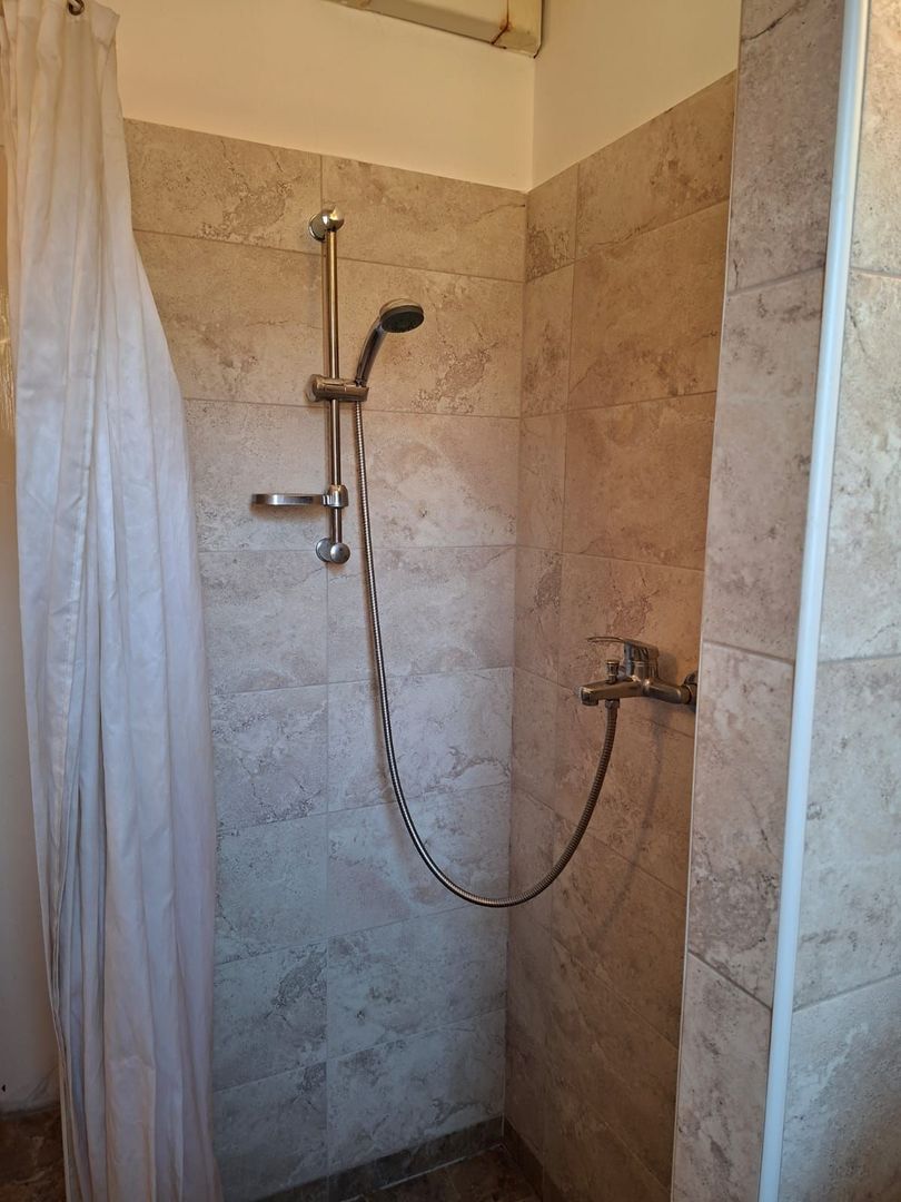 Apartament cu 3 camere si garaj in zona centrală - Poză 21