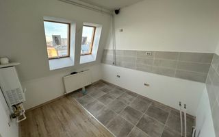 Apartment 3 camere 75 mp utili - Poză 2