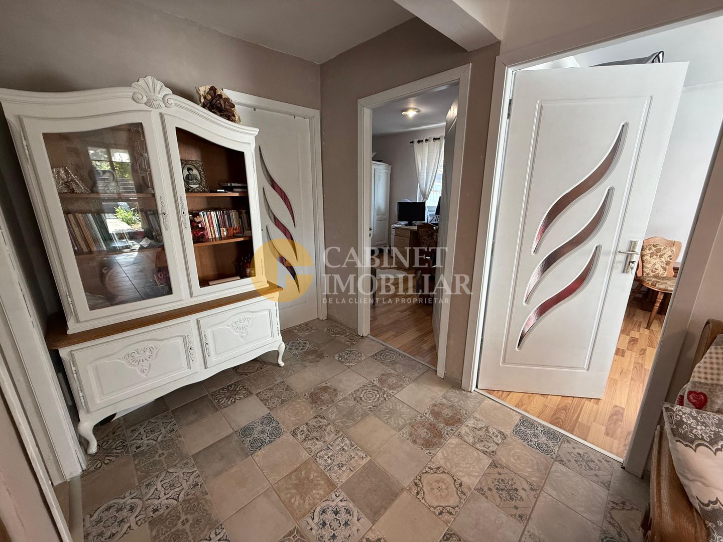 Aroneanu - Casa la asfalt - 420mp teren - 3 camere - Canalizare - Poză 12
