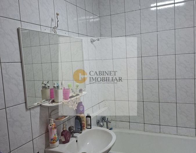 3 Camere - 65MP | 2 Bai | Decomandat | 1/4 | 1985 | Gorjului - Poză 3